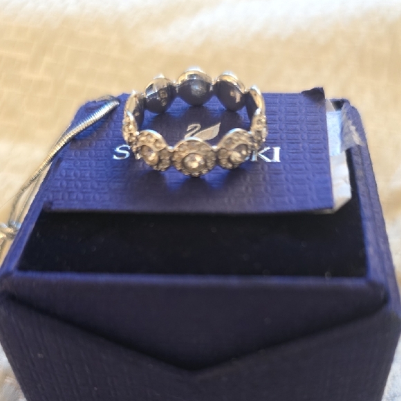 Swarovski Silver and Crystal Embellished Ring Size 5.5 - Picture 3 of 3